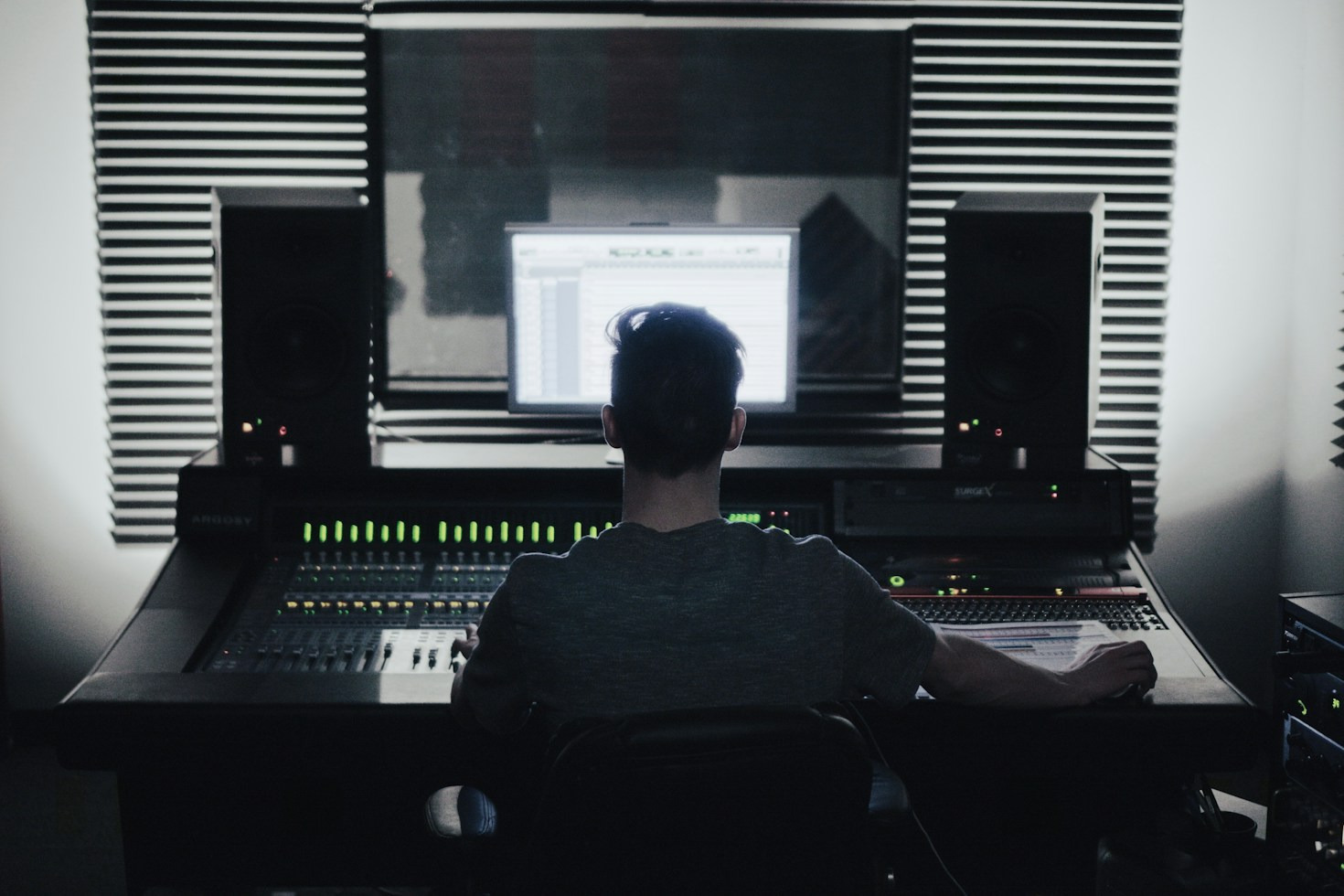 Dietro le quinte di un’installazione video immersiva
